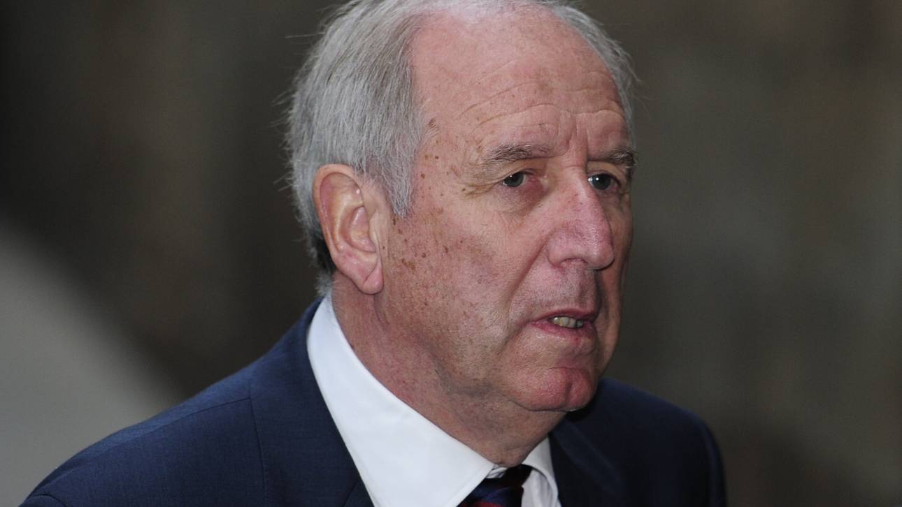 Barca installiert neue Kommission