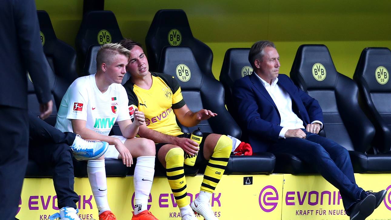 Borussia Dortmund v FC Augsburg - Bundesliga