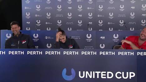 Novak Djokovic wird auf einer Pressekonferenz der Serben beim United Cup gefragt, ob er ein paar Worte an seine chinesischen Fans richten würde. Was dann passiert, macht sogar Doppelpartnerin Olga Danilovic fassungslos.