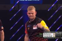 Mike De Decker zieht nach seinem Sieg im Halbfinale des World Darts Grand Prix gegen Dimitri van den Bergh ins Finale ein und fordert Vorjahressieger und Weltmeister Luke Hmuphries.