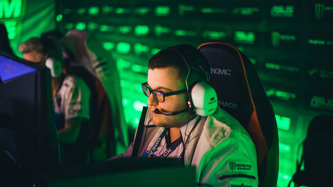 Liquid mit einem Fuß bei den Finals