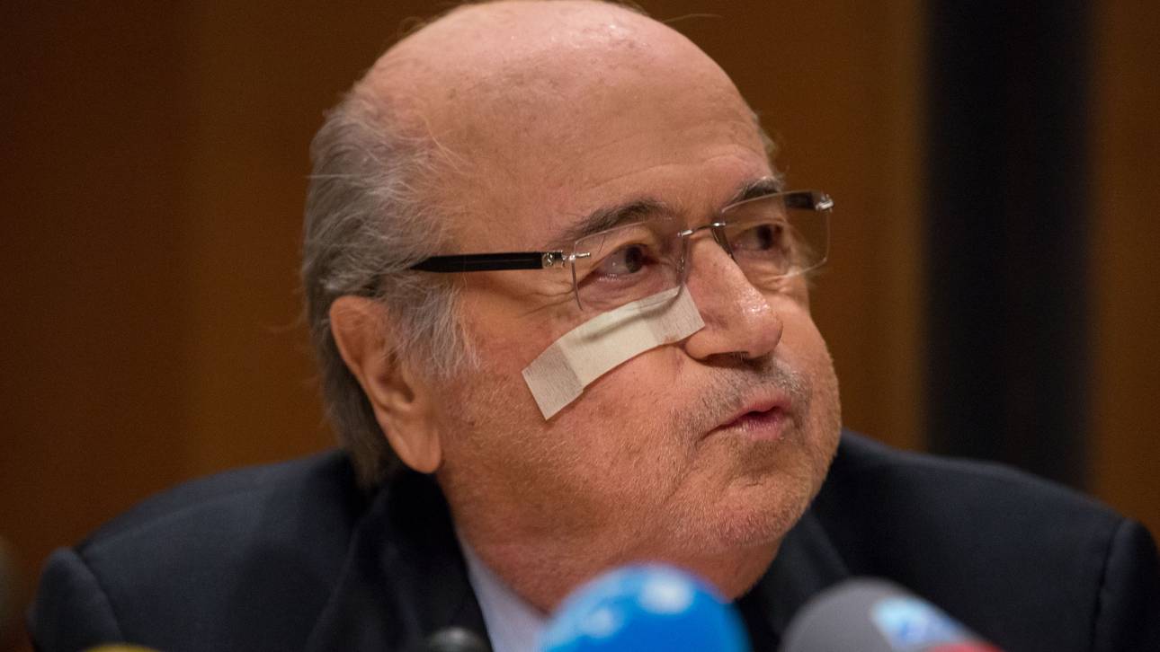 Blatter geht gegen Sperre vor