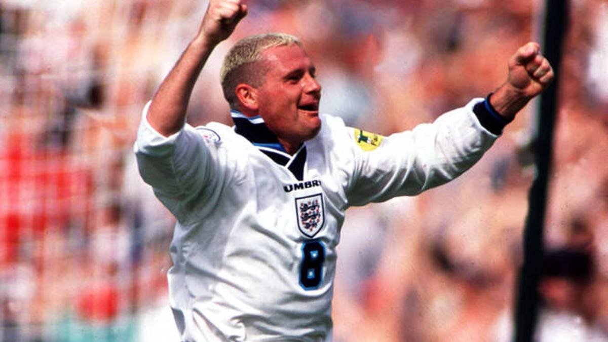 Paul Gascoigne bejubelt sein berühmtestes Tor bei der EM 1996 gegen Schottland