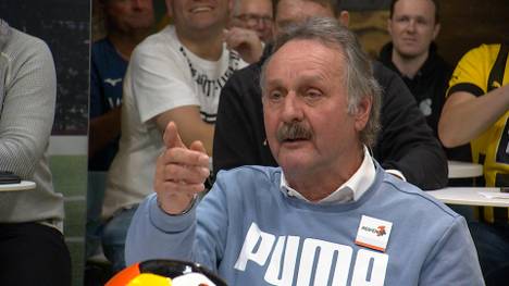 SPORT1-Experte Peter Neururer empört sich über Bayern-Trainer Thomas Tuchel. Grund dafür sind zwei Äußerungen über Serge Gnabry und Thomas Müller.