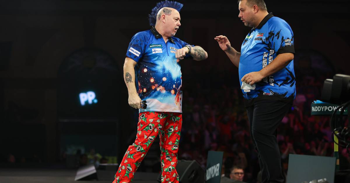 DartsWM Peter Wright sichtbar krank und trotzdem weiter