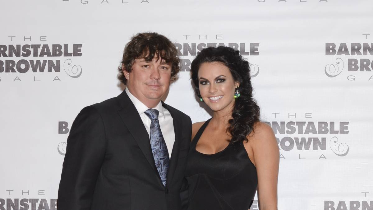 Auch wenn die Dufner-Ehe schon vorher bröckelte, mit Sicherheit keine erfreuliche Nachricht für Jason, da er eigentlich einen guten Draht zu Golf-Kollege Woods hat. Anfang 2015 lässt sich Dufner scheiden