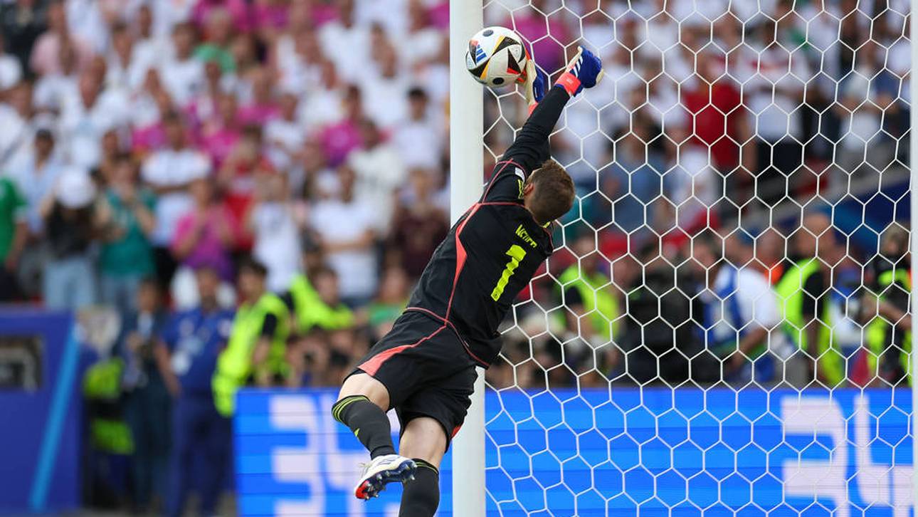 Manuel Neuer rettete den DFB mit einer starken Parade vor dem Ausgleich