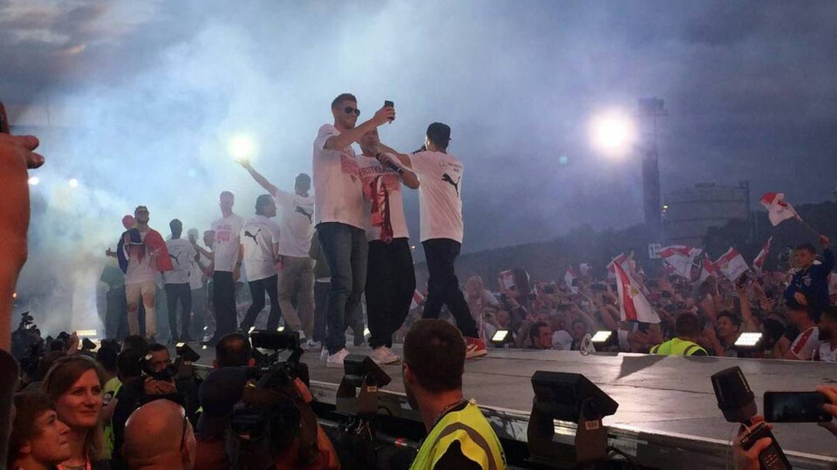 Dazu treten die Fantastischen Vier auf