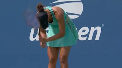 Im dritten Satz führt Madison Keys mit 5:0. Die Chinesin Qinwen Zheng meldet sich jedoch stark zurück und gewinnt am Ende noch mit 6:5. 