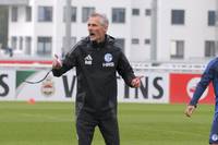 Auch unter dem neuen Trainer Kees van Wonderen scheint es bei Schalke nicht zu laufen - aber warum?