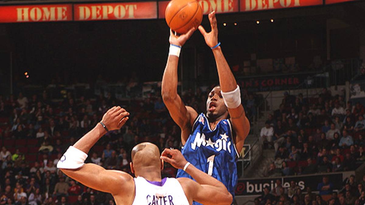 Weil Hill viel Verletzungspech hat, steigt McGrady zur ersten Option im Angriff auf und wird 2001 zum Most Improved Player der Saison gewählt. Plötzlich ist der Mann mit den verschlafenen Augen selbst ein Superstar