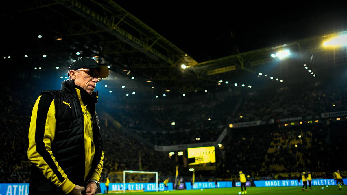 BORUSSIA DORTMUND - 46: Nachdem sich der BVB im Dezember 2017 von Peter Bosz trennte, brachte Peter Stöger die Saison zu Ende. Im Sommer kam Lucien Favre und führte Dortmund zurück an die Bundesliga-Spitze