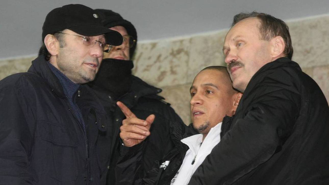 Roberto Carlos (M.) mit dem ehemaligen Klub-Besitzer Suleyman Kerimov