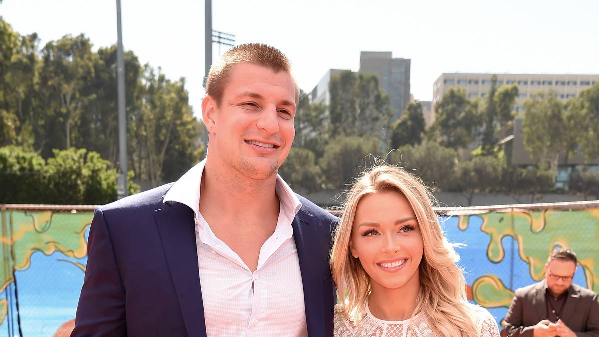 Rob Gronkowski ist einer der beliebtesten Footballer. Der Tight End der New England Patriots ist mehrere Jahre mit Camille Kostek zusammen