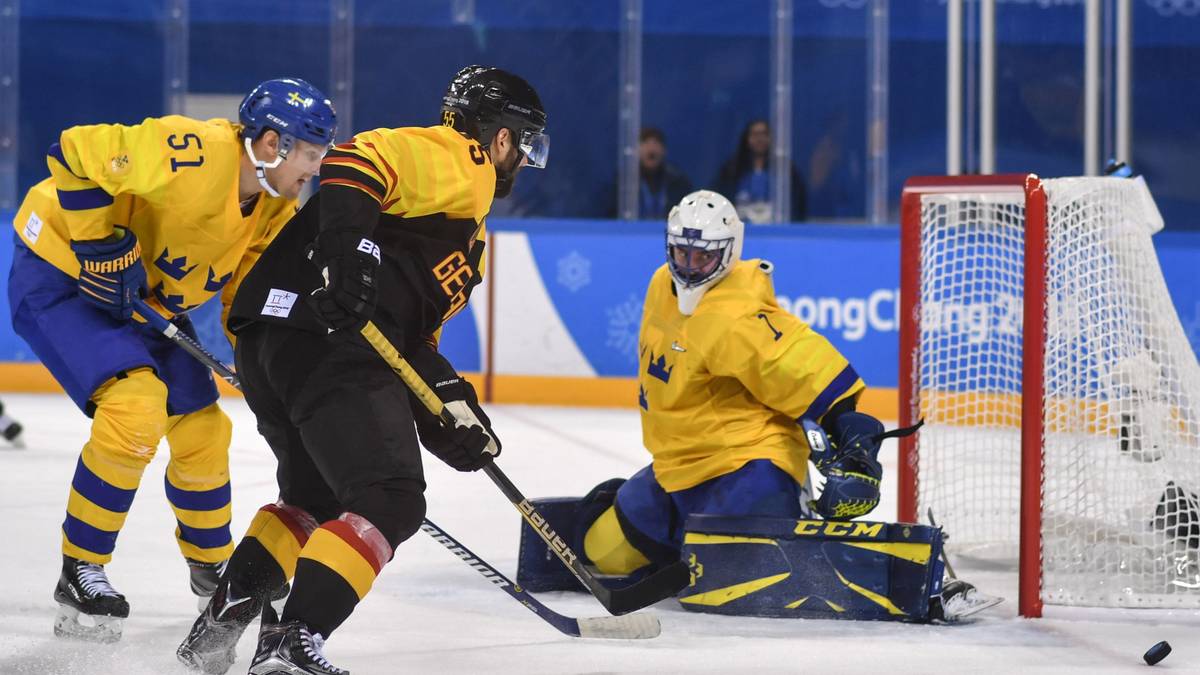 Trotz des frühen Gegentors geben die Deutschen nicht auf, die Leistung lässt für den Rest des Turniers auf jeden Fall hoffen. Am Ende bedeutet die 0:1-Niederlage gegen den Olympiasieger von 1994 und 2006, dass es für Deutschland im letzten Gruppenspiel gegen Norwegen um eine gute Ausgangsposition für das K.o.-Spiel um den Viertelfinal-Einzug geht