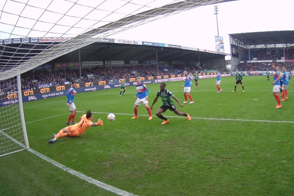 Holstein Kiel hat drei Punkte durch einen 2:1-Sieg gegen Fürth eingefahren. Dabei zeigten die Störche zwei völlig verschiedene Halbzeiten.