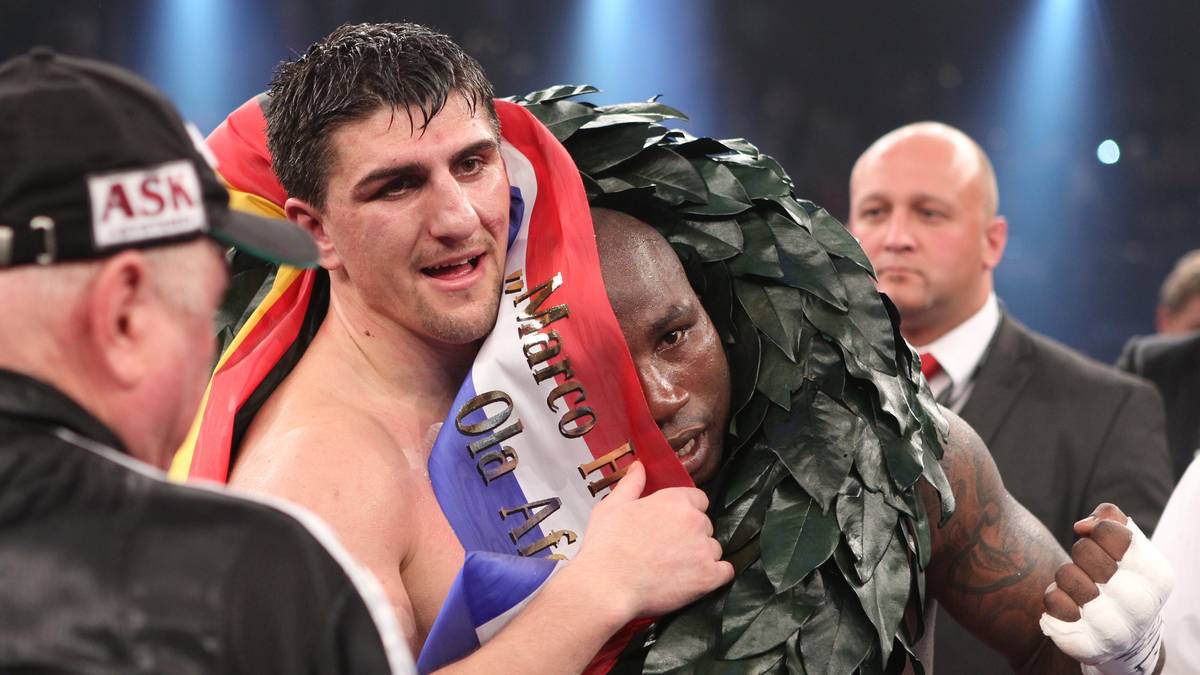 Anstatt im Schwergewicht weiterzumachen entscheidet sich Huck für eine Rückkehr in das Cruisergewicht. Gegen Ola Afolabi endet die Titelverteidigung um den Gürtel der WBO unentschieden, Huck bleibt Weltmeister. Auch die Titelverteidigung sowie zwei Kämpfe gegen Firat Arslan gestaltet Huck erfolgreich