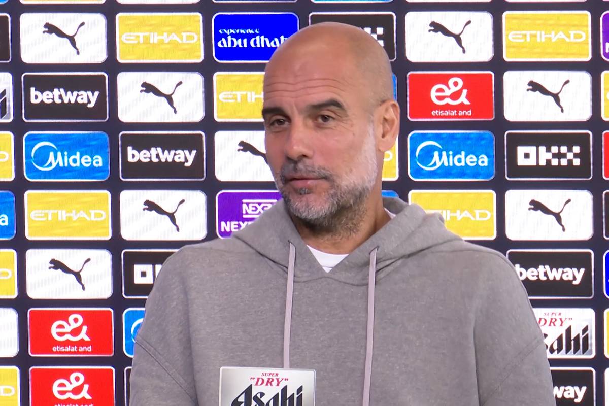 City-Trainer Pep Guardiola schwärmt auf einer Pressekonferenz von seinem Welttorhüter Gianluigi Donnarumma.