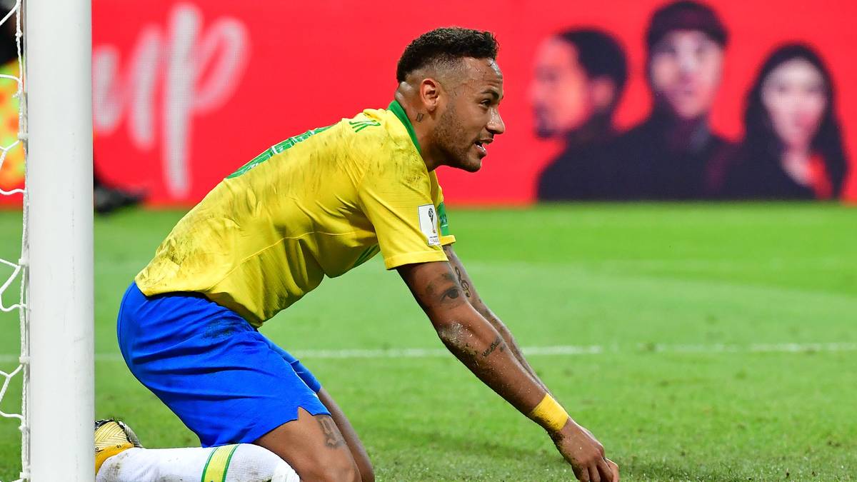 LA NACION: "Noch sechs Partien und neun WM-Tage, aber eines ist schon jetzt sicher: Der Weltmeister kommt aus Europa. Neymar verlässt die WM, ohne sich den Platz anzueignen, den Lionel Messi und Cristiano Ronaldo vakant gelassen haben."