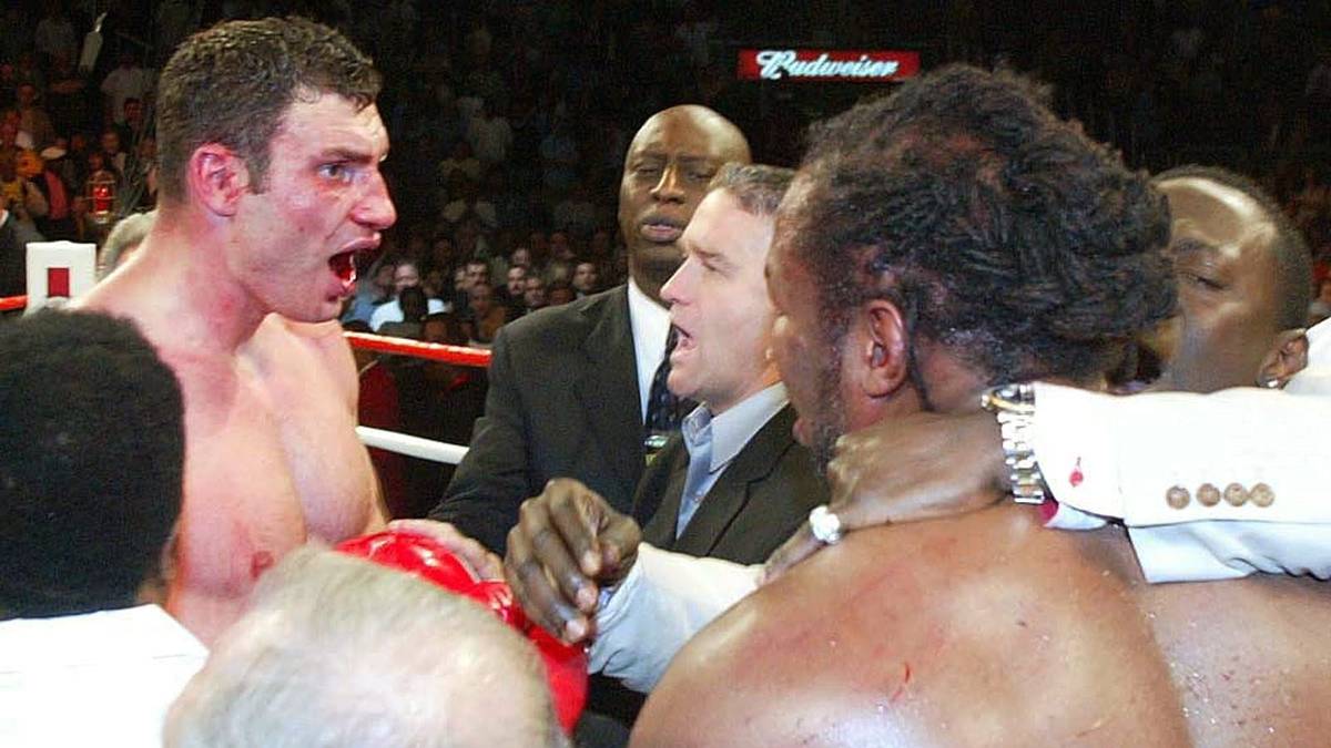 2003 erlangte Klitschko mit seiner starken Leistung gegen Lewis Weltruhm, nach der unglücklichen Pleite und Lewis' Rückkampf-Verweigerung holte er sich im Jahr darauf den vakanten Gürtel von Corrie Sanders und verlor nie mehr einen Kampf