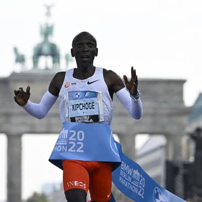 Marathon-Weltrekordhalter Eliud Kipchoge wird im kommenden Jahr zum ersten Mal am berühmten Boston Marathon teilnehmen.