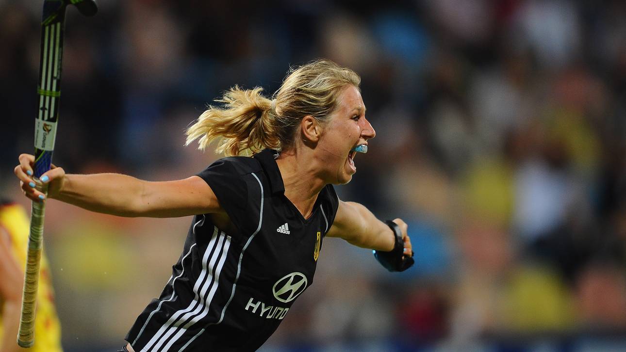 Hockey-Frauen starten mit Gala