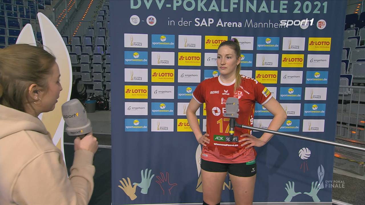 SC Potsdam-Spielerin Laura Emonts nach dem DVV-Pokalsieg