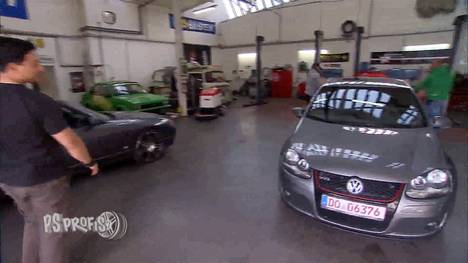 Die PS Profis Jean Pierre und Sidney helfen dieses Mal dem Dortmunder Eddy. JP und Sid suchen für den Zuschauerkandidaten ein echtes Spaßauto. Eddys Vorgaben: Der Wagen muss ein Zweitürer sein, über 200 PS haben und darf nicht mehr als 15 000 Euro kosten. Die PS Profis recherchieren im Pott und nehmen dabei unter anderem einen Golf GTI, einen Mazda RX8 und ein Audi TT Coupé unter die Lupe. Mit welcher Karre will Eddy am Schluss auf dicke Hose machen?