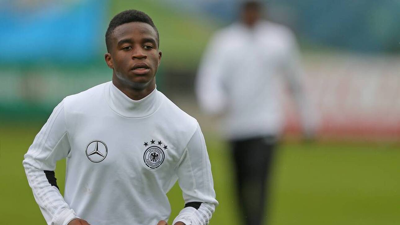 Moukoko mit doppeltem Rekord-Debüt