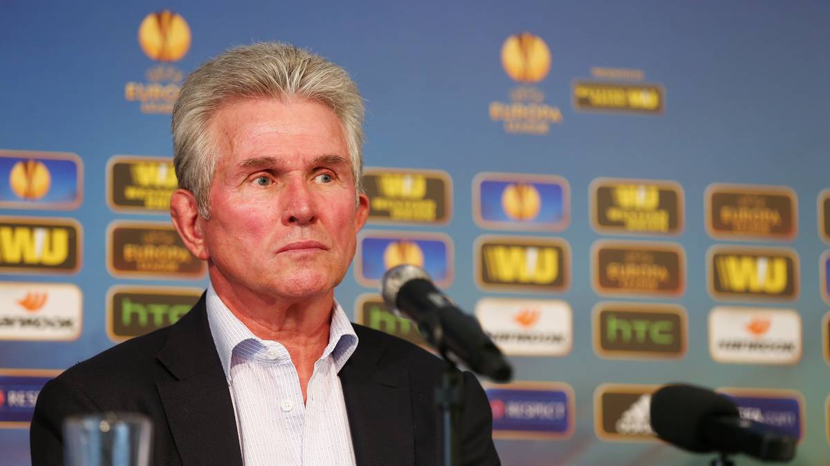 Der FC Bayern gibt zu diesem Zeitpunkt die Verpflichtung von Heynckes bis Sommer 2018 bekannt."Wir sind Jupp sehr dankbar, dass er uns als Cheftrainer zugesagt hat. Er ist zum jetzigen Zeitpunkt der ideale Trainer für den FC Bayern", wird Rummenigge in der Pressemitteilung des Klubs zitiert