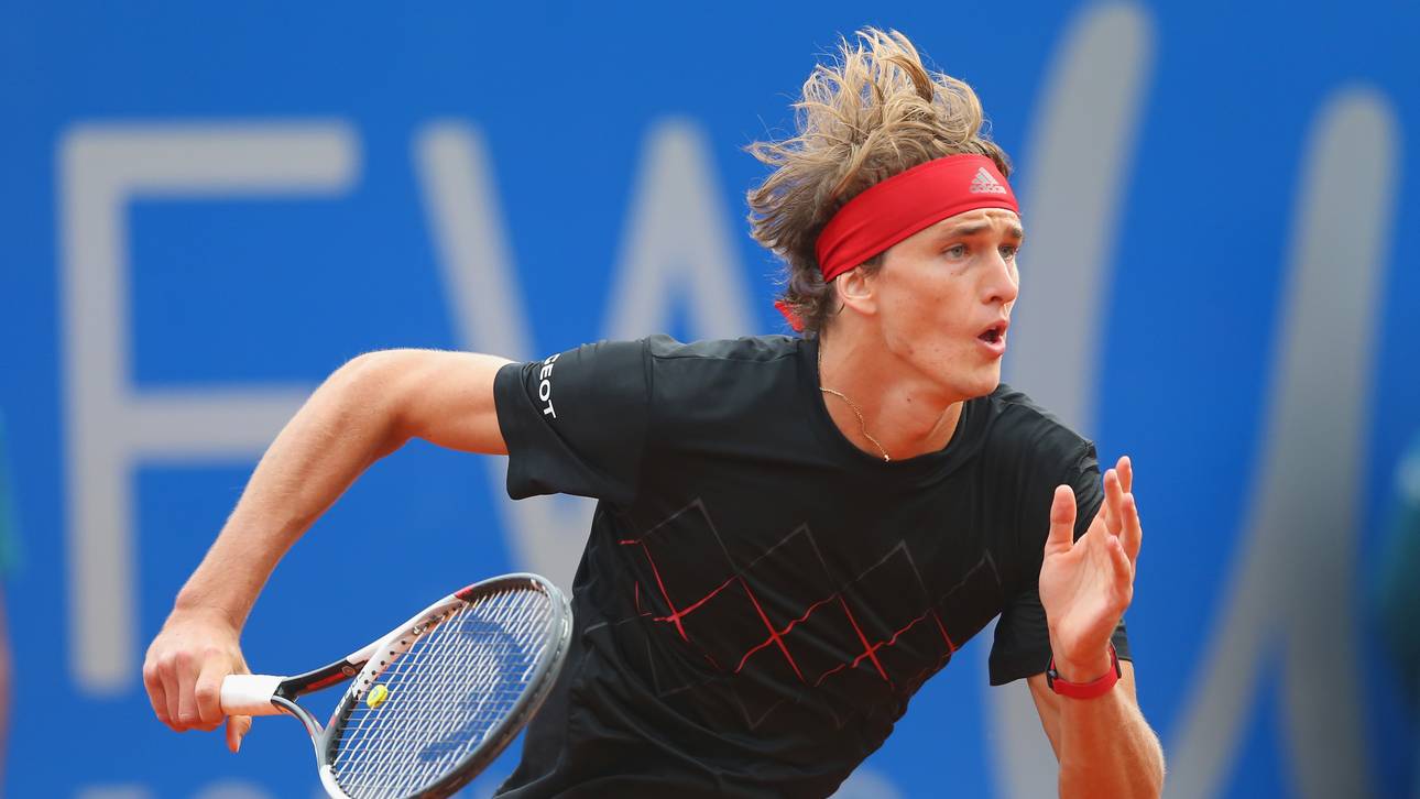 Zverev mit Mühe ins Viertelfinale
