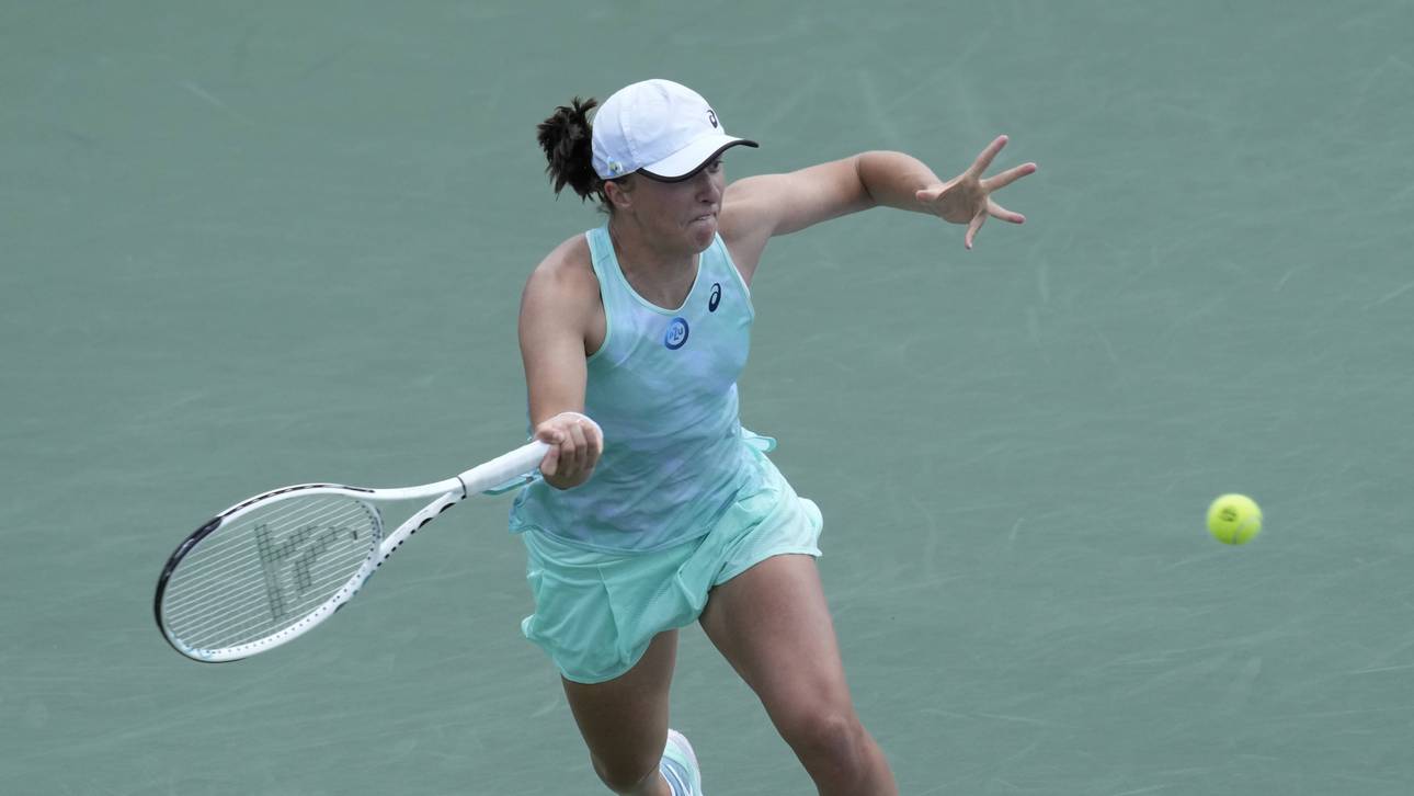 Swiatek stürmt zum Auftaktsieg