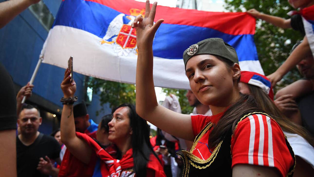 Djokovic-Fans zeigen umstrittene Geste