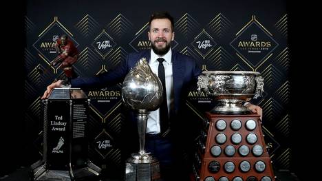 Nikita Kucherow räumte bei den NHL Awards zahlreiche Trophäen ab