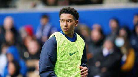 Jobe Bellingham hat im Alter von 16 Jahren und 107 Tagen sein Profi-Debüt für Birmingham City gefeiert.