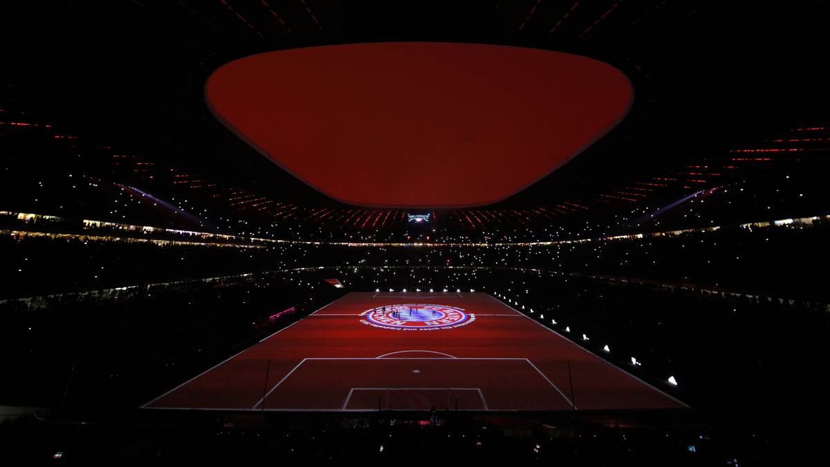 Der FC Bayern München verabschiedet sich mit einem Sieg über Rivale RB Leipzig als Tabellenführer in die Winterpause. Zum Jahresabschluss gibt es eine gewaltige 3D-Lichtershow in der Allianz Arena. SPORT1 zeigt die schönsten Bilder der Feier