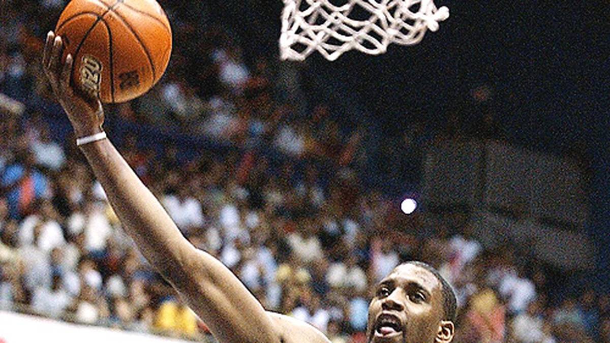 Für das Nationalteam spielt McGrady nur einmal. Bei den Panamerikameisterschaften 2003 - der Qualifikation für Olympia 2004 - hilft er, den Titel zu holen. Beim Sieg über Puerto Rico fällt er aber vor allem durch eine Rangelei mit Gegenspieler Eddie Casiano auf