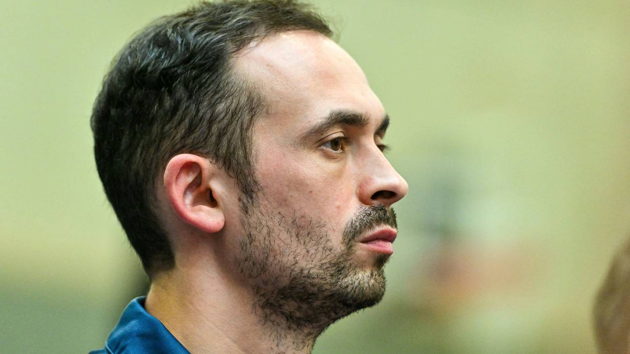 Kurios! Trainer muss als Spieler ran