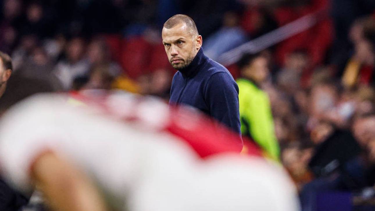 John Heitinga muss bei Ajax Amsterdam die Koffer packen