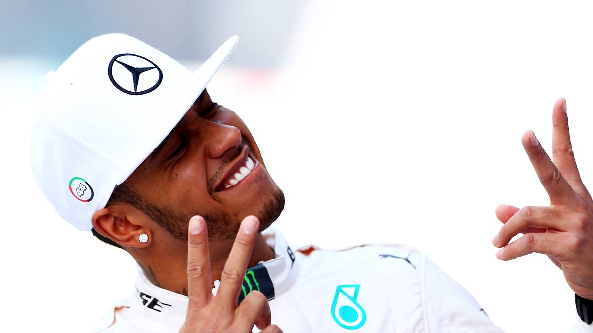 LEWIS HAMILTON: Mercedes, Jahresgehalt 18,7 Millionen Euro, Vertrag bis einschließlich 2018. Der Vize-Weltmeister hat mit Bottas ein neues "Opfer" im eigenen Team und ist nach Rang zwei im Vorjahr heiß auf den Titel. Bei den Gehältern muss er sich die Spitzenposition teilen