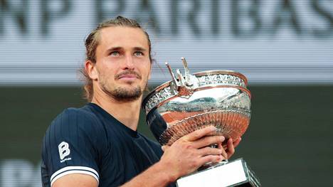 Alexander Zverev gewinnt bei den French Open seinen ersten Grand-Slam-Titel und setzt sich im Finale gegen Flavio Cobolli durch. Wir liefern die spannendsten Zahlen zum historischen Triumph.