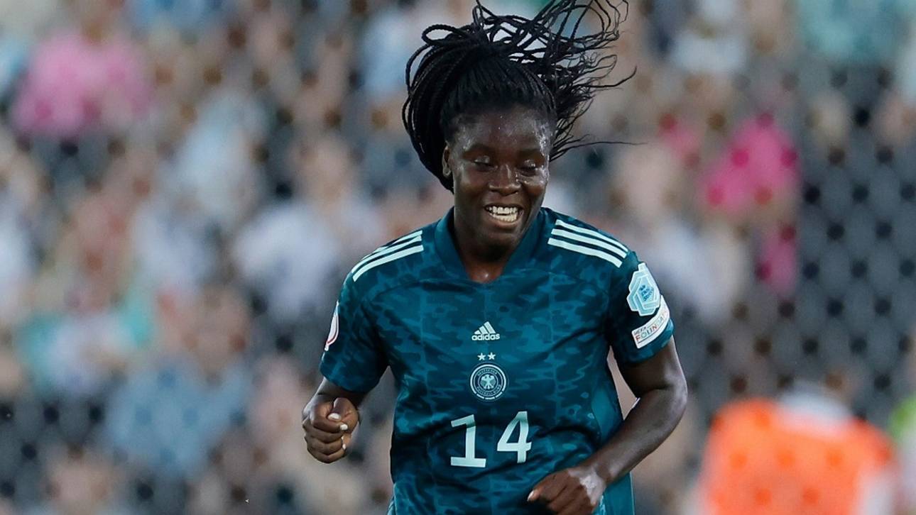 DFB-Spielerin an Hand operiert