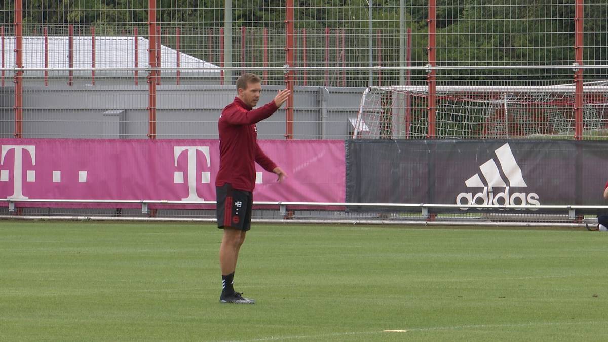 Die Bayern starten mit Neu-Trainer Julian Nagelsmann und ohne 13 EM-Fahrer in die neue Saison. Beim Trainingsauftakt zeigt sich Nagelsmann direkt als Lautsprecher.