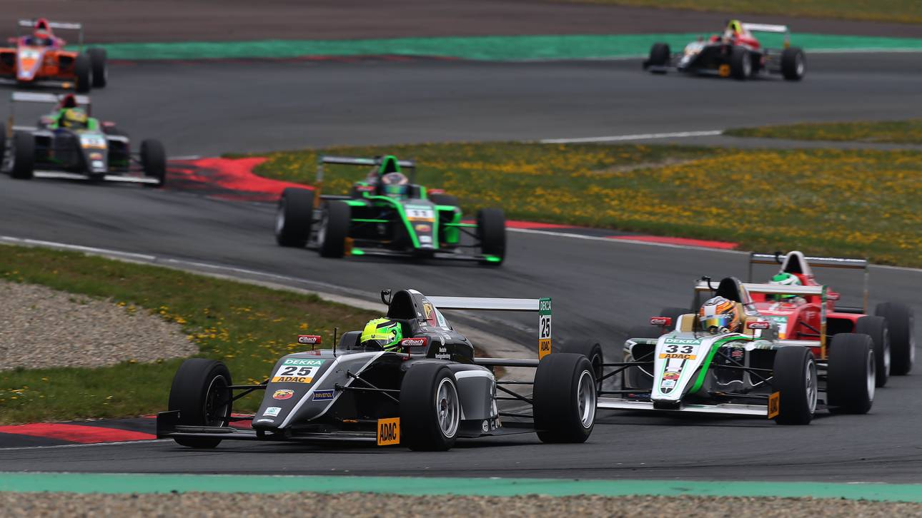 Rennkalender der ADAC Formel 4 steht