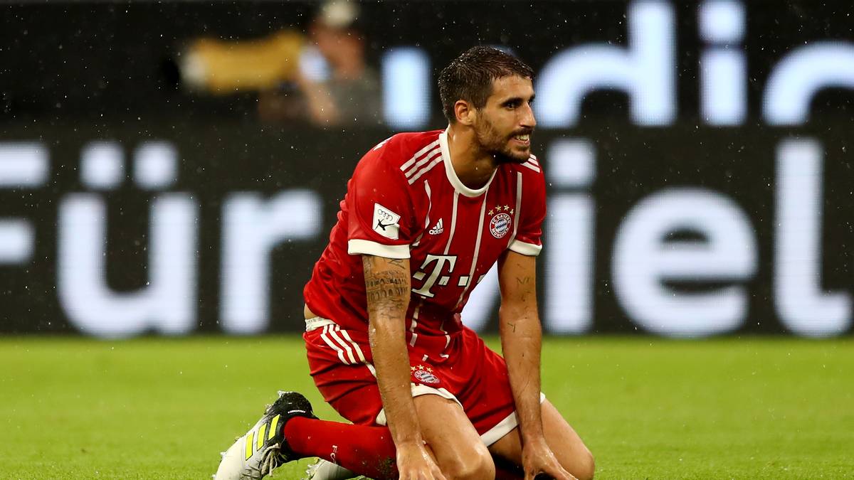 JAVI MARTINEZ: Nachdem der Spanier seinen am Saisonende erlittenen Schlüsselbeinbruch in der Sommerpause auskuriert hatte, stand er in fast allen Partien in der Anfangsformation. Wirkte aber vor allem bei schnellen Gegenstößen oft überfordert. SPORT1-Note 4
