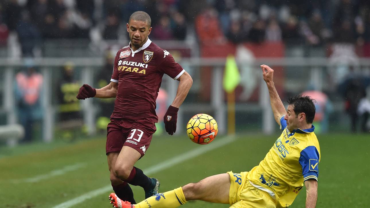 Schnappt Wolfsburg FCB Peres weg?