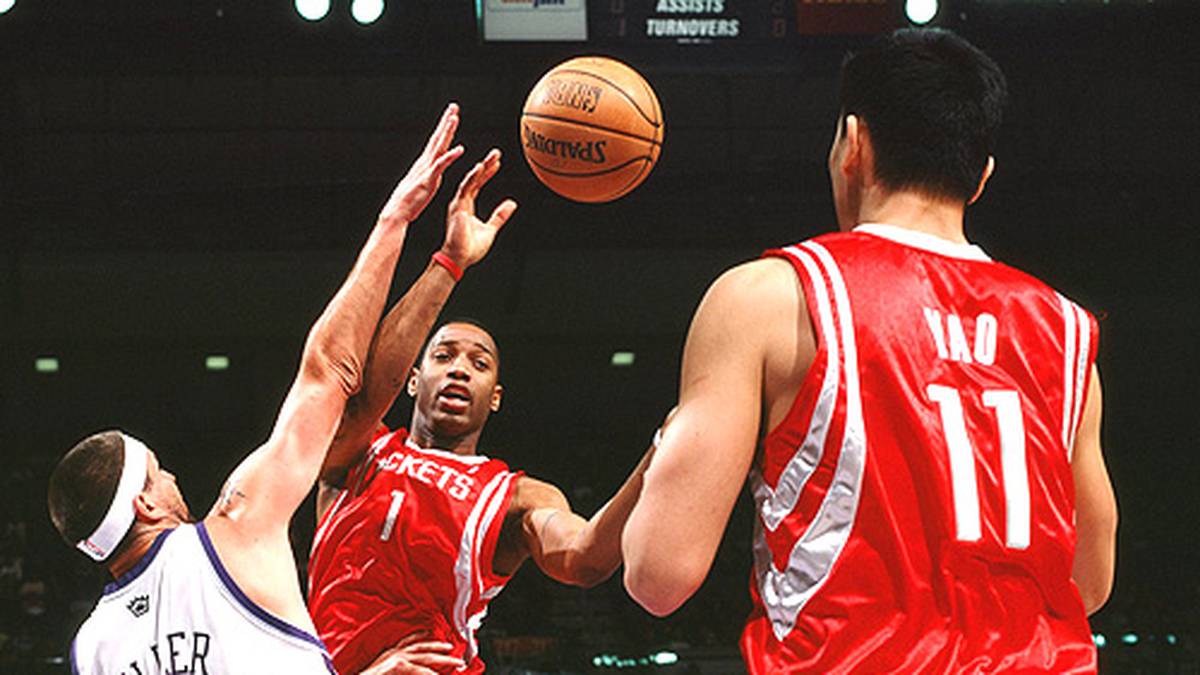 Das ungleiche Gespann wird nach kurzer Anlaufzeit zu Publikumslieblingen auf der ganzen Welt und qualifiziert sich sofort für die Playoffs 2005