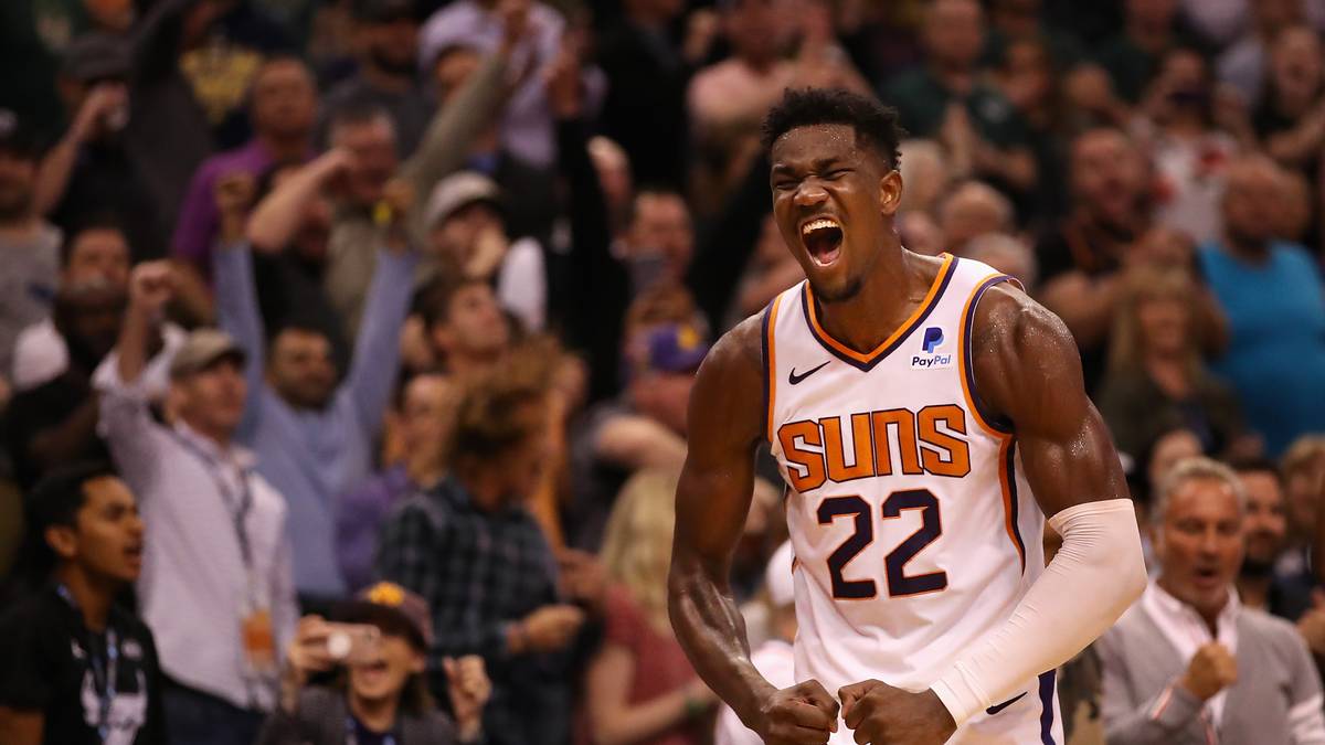 ROOKIE OF THE YEAR – DEANDRE AYTON: Der Center der Suns wurde im Draft an erster Stelle ausgewählt. Trotz eines Doubles-Doubles im Schnitt steht Ayton klar im Schatten von Young und Doncic. Rang drei hat er aber sicher
