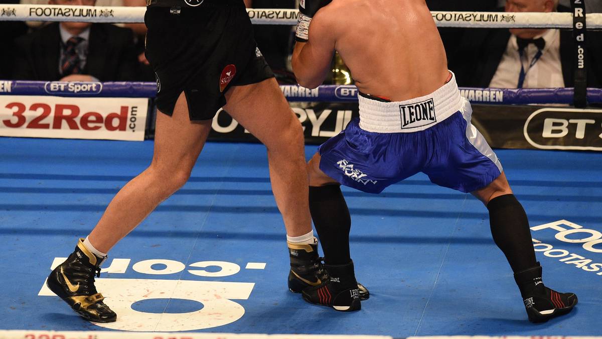 Für Sefer Seferi ist das zu viel. Er hat keine Chance gegen den Briten. Fury landet ein paar Aufwärtshaken. 