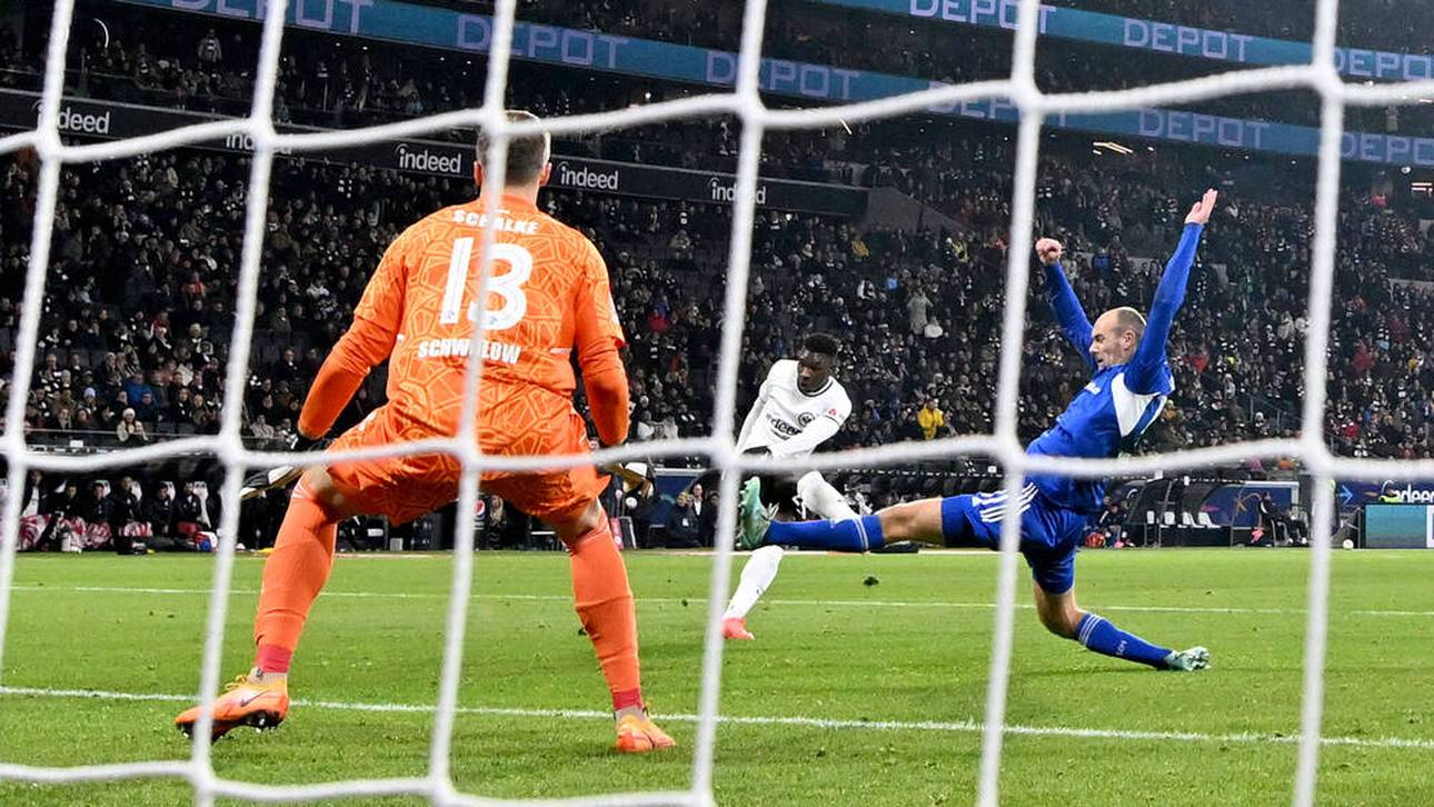 Eintracht besiegt FC Schalke 04 souverän mit 3:0